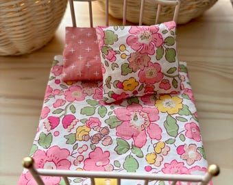 Liberty of London dollhouse bedding, Maileg Mouse bedding, 1:12 scale, blanket and pillow set