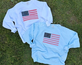 Sudadera ligera con aplique de la bandera estadounidense y cuello redondo bordado con la bandera de EE. UU.