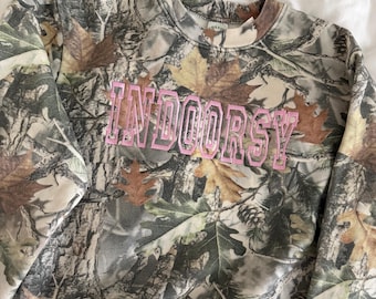 Sudadera de camuflaje bordada a medida, cuello redondo de algodón grueso, estilo universitario personalizado.