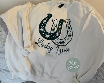 Sudadera Lucky You con cuello redondo y herradura del Día de San Patricio