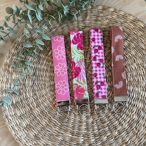 Handgefertigtes Gewebe Armband Schlüsselanhänger Lanyard , Schlüsselanhänger , Geschenk, Floral, Rosa, Boho Keychain
