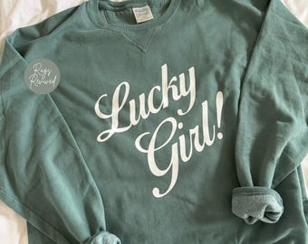 Sudadera Lucky Girl ligera de cuello redondo con lavado cómodo y teñido en prenda para el Día de San Patricio