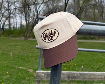 Gorra de béisbol con parche bordado "Giddy Up" estilo vaquera campestre