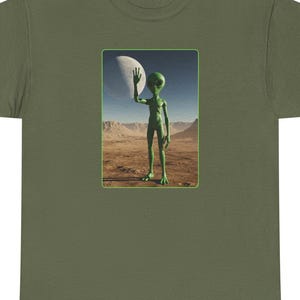 alien print graphic t shirt, sci-fi gift, alien invasion, present for film fan, science fiction gift,