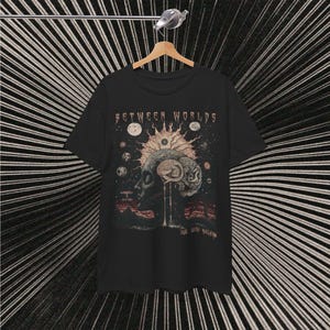 T-shirt psychedelisch surrealisme, spiritueel alternatief T-shirt, shirt grunge mystieke kunst, uniseks zwaar katoen, donker ontwerp, filosofische trippy