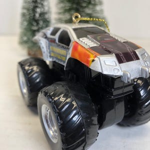 Max-D Monster Truck Ornament Silver/Black Collectible Decoration bild 3