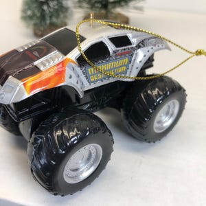 Max-D Monster Truck Ornament Silver/Black Collectible Decoration bild 1