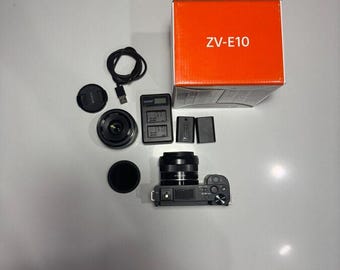 Sony ZV-e10 + Sony 35 mm 1.8 + Samyang 24 mm 2.8 + accesorios