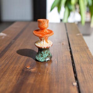 職人技が光るタメグルート陶器キャンドルホルダー – 空間に鮮やかなエレガンスと温かみを添えます (3個)
