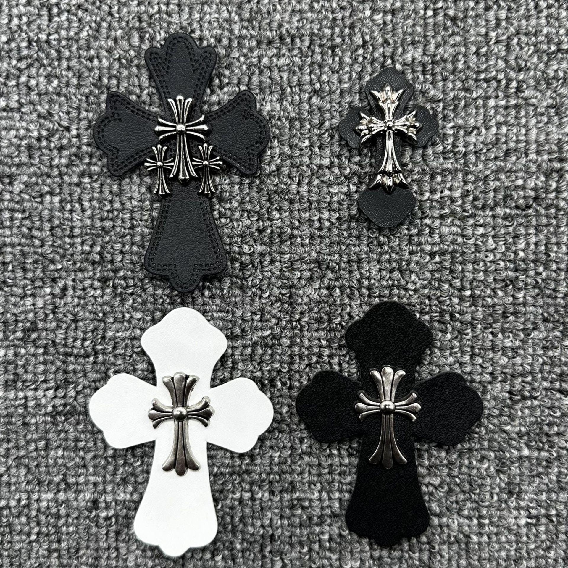 クロムハーツ 東北震災チャリティー缶バッチ コンプリート 楽天市場】クロムハーツ/CHROME HEARTS ノベルティ 缶バッチ/PPO