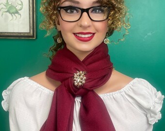 Weinroter Wollschal: Eleganter Fransen-Schal, leichtes Winter-Accessoire