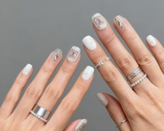 Handmade Baroque Butterfly White Short Square Nail Tips Luxury Daily Detachable False Nails