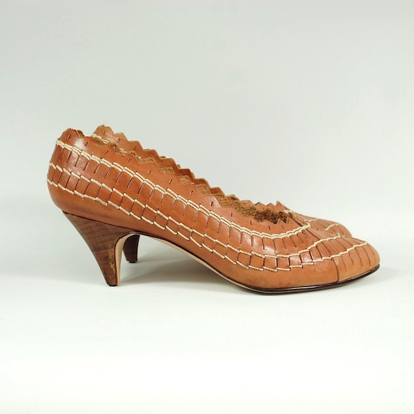 1970s Medium Brown Leather Pumps / size 6 1/2 B / Fred West made in Brazil Saddle Stitching Caramel Cognac Tabacco