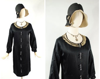 1920s Black Silk and Lace Flapper Day Dress with Drop Waist / Small 34 Bust
