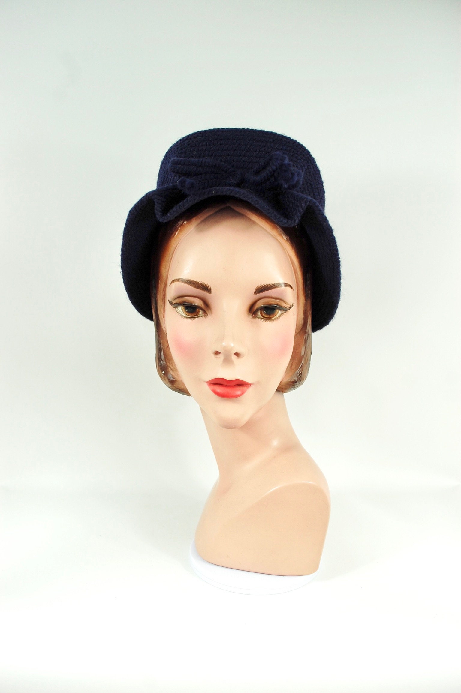 1960s Everitt Knit Cloche Hat – Navy Blue Wool Ribbon  display picture 3