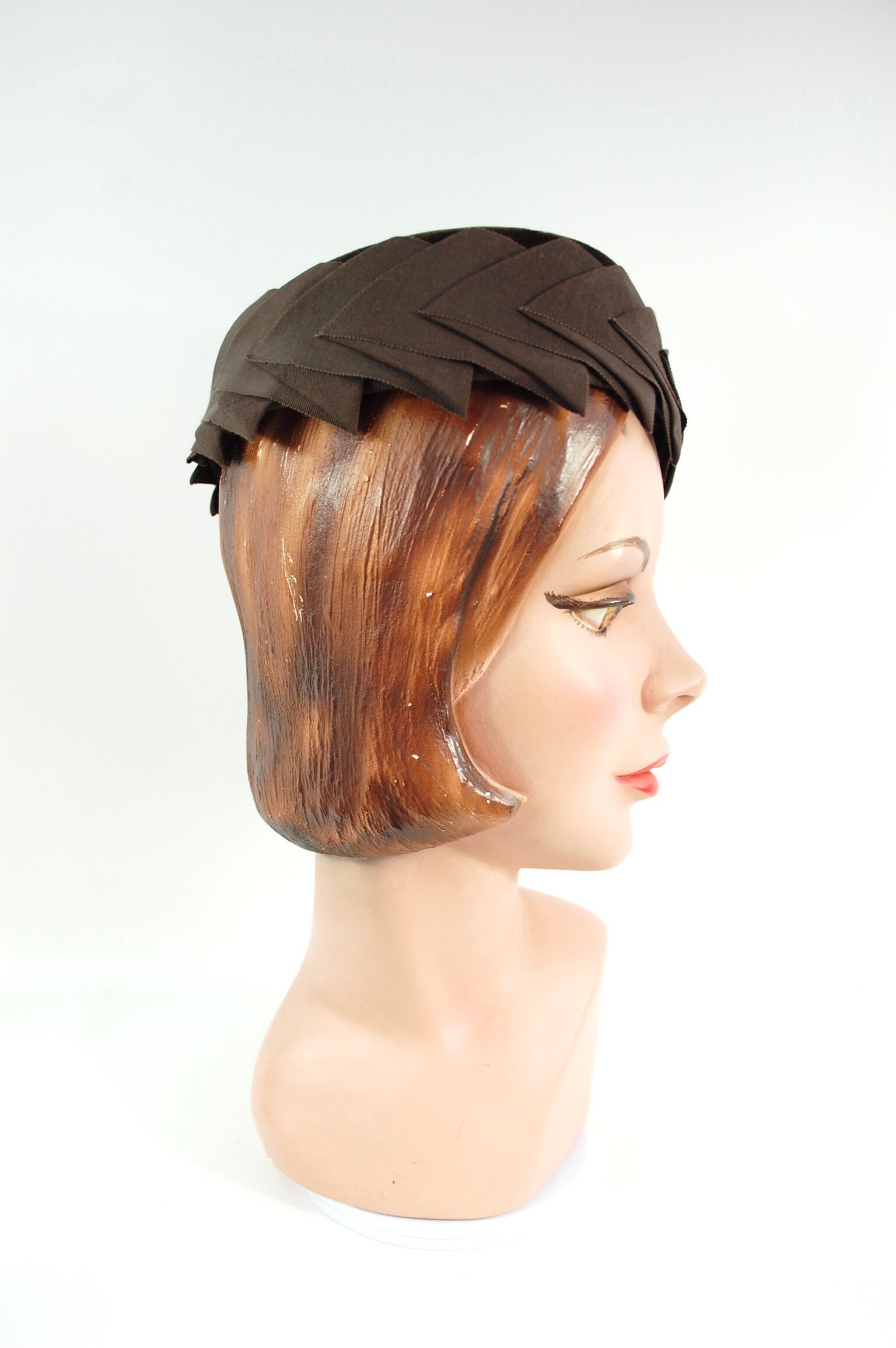 1960s Vintage Dark Brown Velvet Tall Structured Pillbox Hat With A Front Design 1950s - 1960s Brown Velvet Pillbox Hat / Chocolate Brown Hat  main image 3
