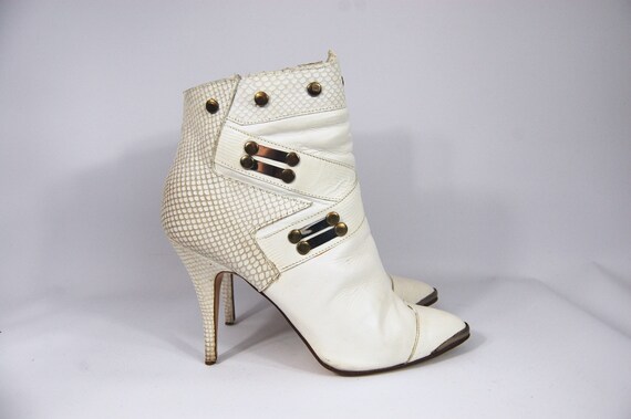 80s White Leather Studded Ankle Boots / Size 9 / W