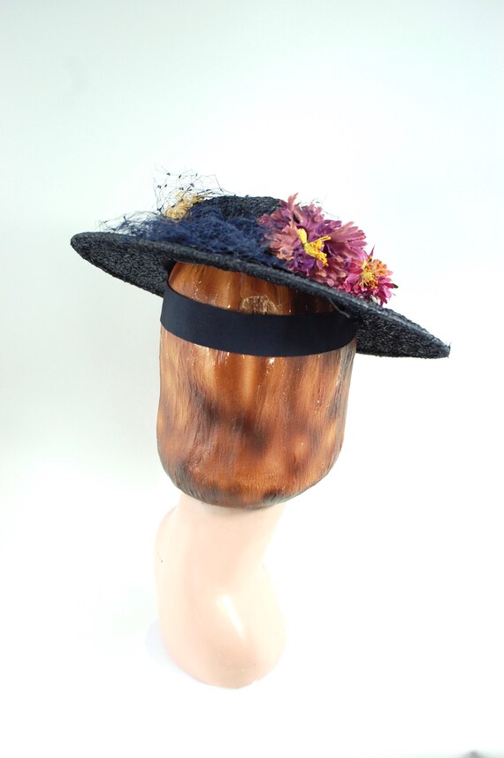 1930s Navy Floral Saucer Hat / Tilted Jaunty Spri… - image 3