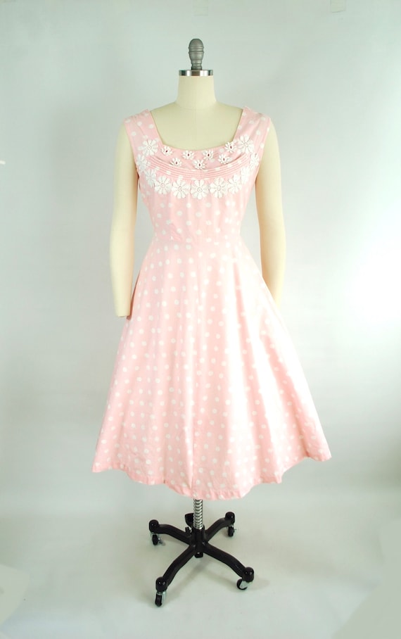 1950s Pink Polka Dotted Sun Dress / 30 Waist / Pa… - image 4