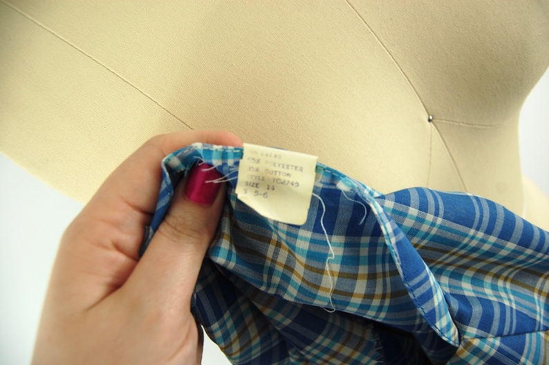 70s Zip Front House Dress Casual Lounge 60s 70s Plaid Day Dress 38 Bust late 1960s Shift Dress Early 1970s Blue White Brown Plaid