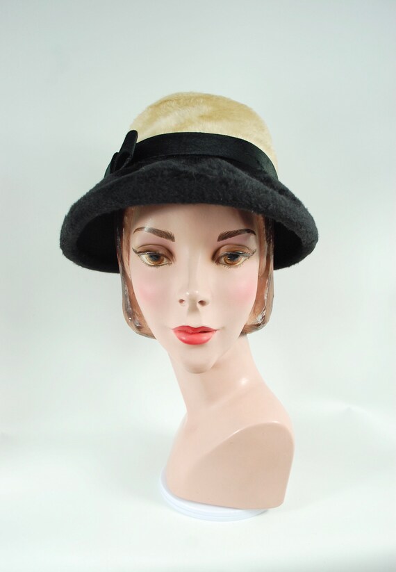 1960s Beige and Black Fur Felt Cloche Hat by Bran… - image 5