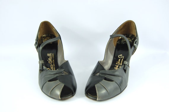 1940s Peep Toe Pumps / Size 6 - 6 1/2 B / Strappy… - image 1