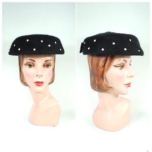 Mid 1950s Black Saucer Hat / Fur Felt Wieboldt&#39;s Polka Dotted Mother of Pearl tiny Buttons Late 50s Fall Winter