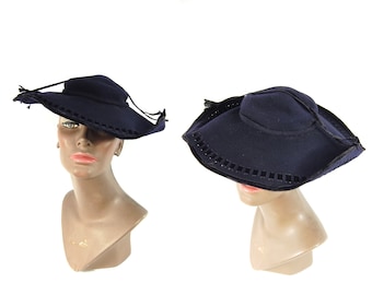 1930s 40s Navy Felt Wide Brimmed Hat / Tilt Platter Jaunty Early 1940s Dark Blue Fall Winter