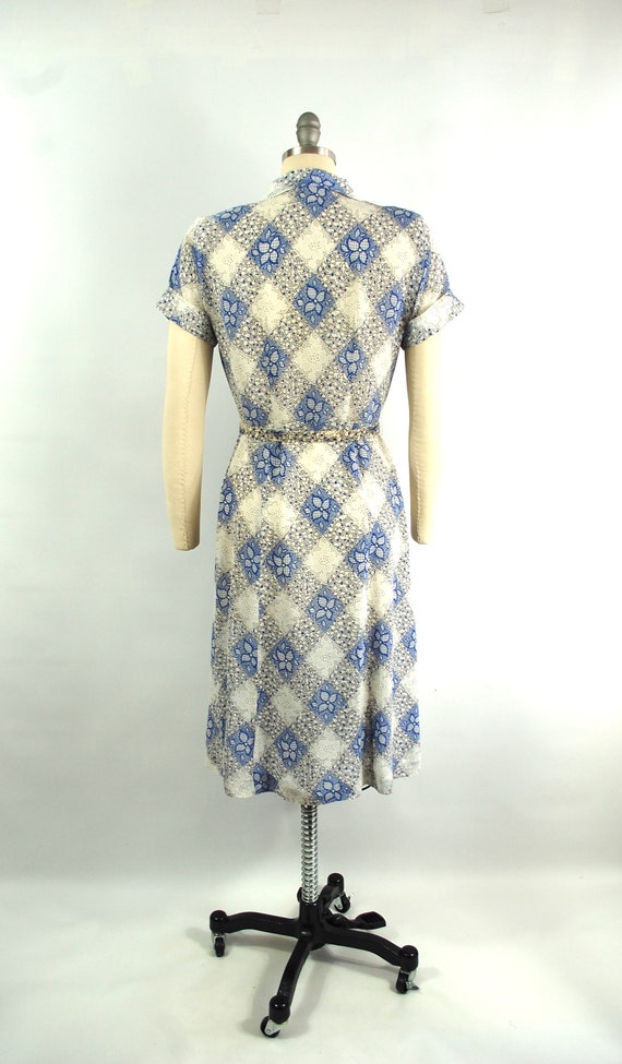 1940s Blue White Floral Dress / 29 Waist 40 Bust … - image 7