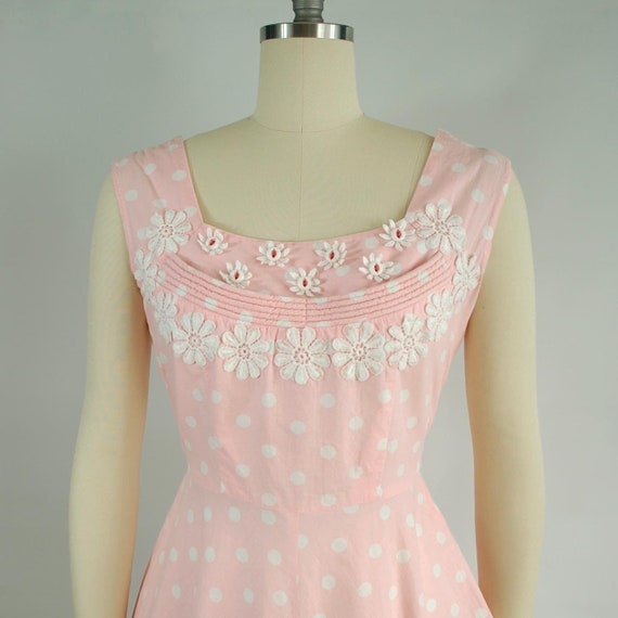 1950s Pink Polka Dotted Sun Dress / 30 Waist / Pa… - image 3