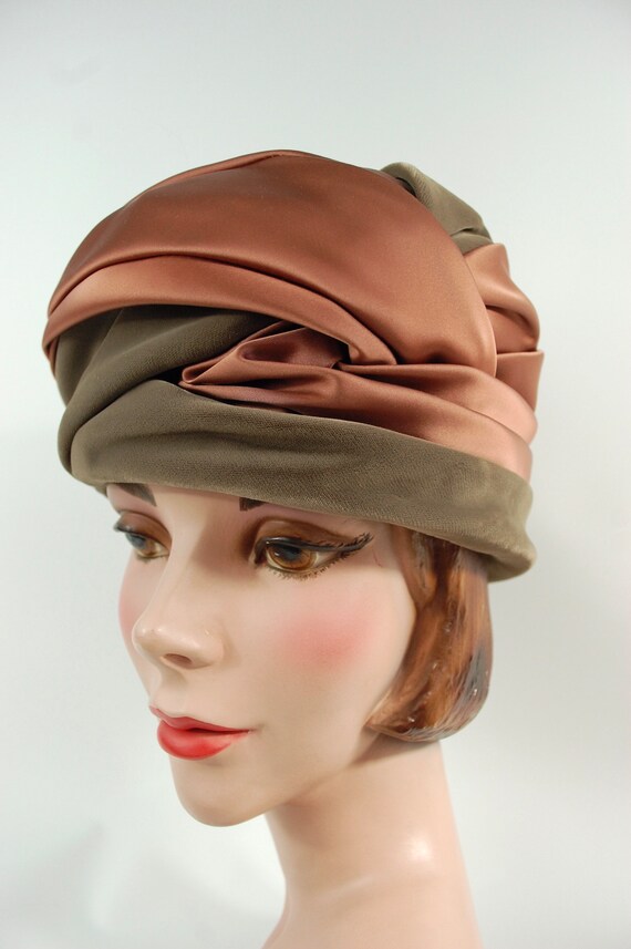 1960s Brown Velvet and Satin Turban Style Hat - M… - image 3