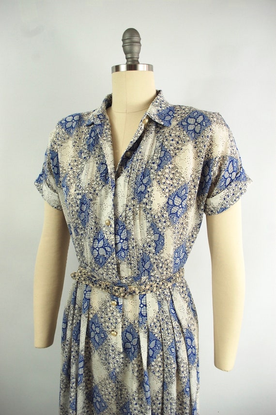 1940s Blue White Floral Dress / 29 Waist 40 Bust … - image 3