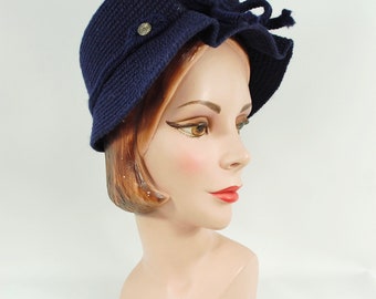 1960s Everitt Knit Cloche Hat – Navy Blue Wool Ribbon  display picture 2
