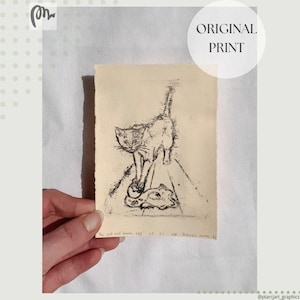 Stampa fatta a mano, gatto e uovo rotto, litografia da cucina, grafica fisica, decorazione da parete lineare e minimalista, idea regalo unica.