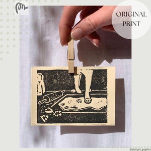 Stampa in rilievo fatta a mano, divertente gatto che cucina, illustrazione minimalista in bianco e nero, decorazione da parete unica, regalo per amanti dei gatti/mamma/papà
