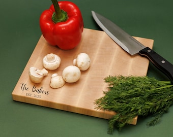 Tábua de corte de madeira personalizada feita à mão. Tábua de corte de bordo com grãos finais e suporte. Tábua de corte de grãos finais Butcher Block Hosting Gift