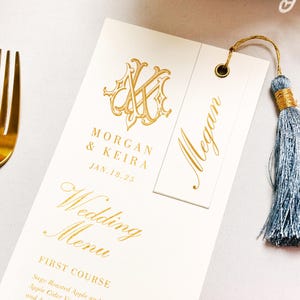 Aangepast trouwmenu met plaatskaarten - monogram folie gedrukt trouwmenu, bruiloft tafeldecor, menu's met naam gast, trouwpapier menu's