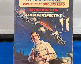Tales of Tomorrow #1 - Invaders at Ground Zero by David Houston - Illustrated with numerous photos