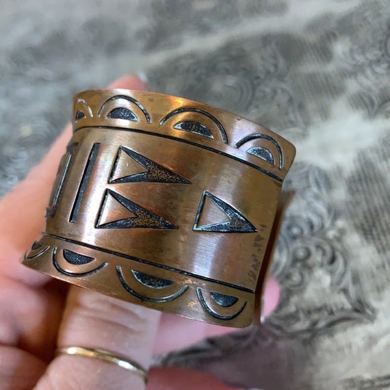 Vintage Solid Mid-Century Copper Aztec Design Cuf… - image 6