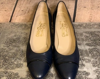 Salvatore Ferragamo Navy & Black Heels Sz 7AAA