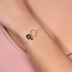 Custom Cat Face Disc Initial Bracelet, Gift for Cat Mom, Gift for Pet Lovers, Engraved Initial Disc with Cat Charm, Mother&#39;s Day Gift
