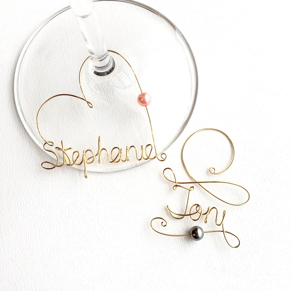 Personalisierte Gold Weinglas Charms: Handgemachte benutzerdefinierte Hochzeitsgastgeschenke