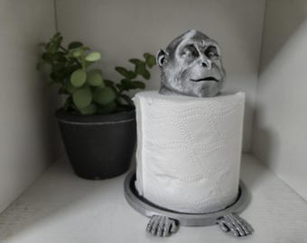 Quirky Monkey toiletrolhouder – 3D-geprint plastic – zilver – alleen decor (niet-functioneel) – beschrijving lezen