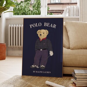 Poster da golf Polo Bear, stampa di un orso, poster blu Polo Bear, arte murale Polo Bear, stampa di moda di lusso per una partita di polo, arte Polo Bear