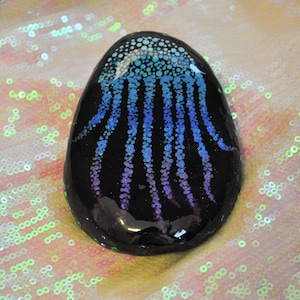 Handpainted Blue & Purple Jellyfish Dot Rock / Stone, Sealed w/ Resin, Pointillism, Geometric, Meditation, Relax, Nautical, Tropical, Beachy