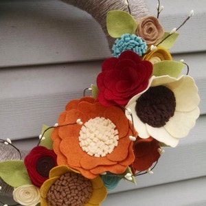 Fall wreath, yarn wreath, wildflower wreath, year round wreath, wool felt flower wreath,autumn wreath,home decor,wedding gift, wedding decor image 4