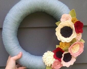 Fall wreath, yarn wreath, wildflower wreath, yarn wrapped wreath, wool felt flower wreath, home decor, wedding gift, wedding decor