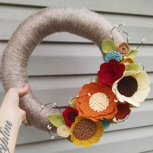 Fall wreath, yarn wreath, wildflower wreath, year round wreath, wool felt flower wreath,autumn wreath,home decor,wedding gift, wedding decor image 3