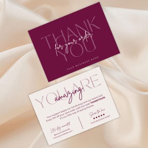 Plantilla de tarjeta de agradecimiento de boutique de lujo en color magenta, diseño editable en Canva para marcas de alta gama y femeninas, elegantes tarjetas de presentación para empaque.