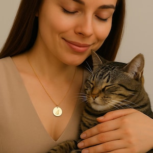 Halskette mit Pfote und Hand, Goldanhänger für Katzen- oder Hundemama, Haustier-Memorial-Geschenk, Tierbindungs-Anhänger